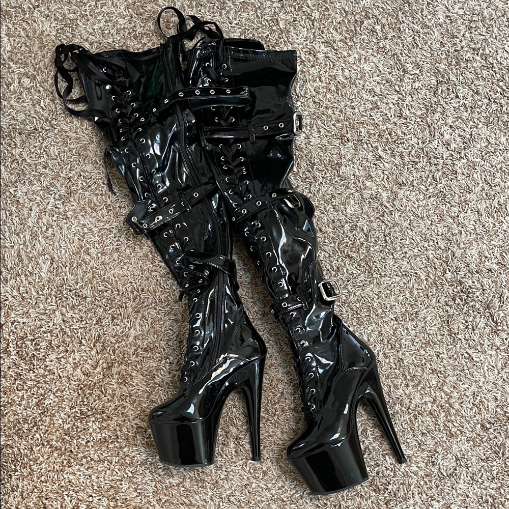 Pleaser Shiny Black Platform Boots